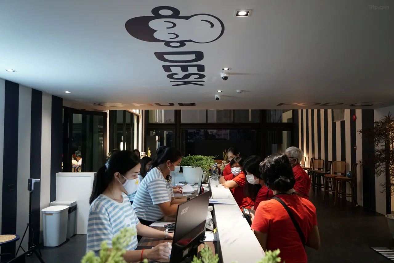Blu Monkey Chanthaburi_MONKEY DESK